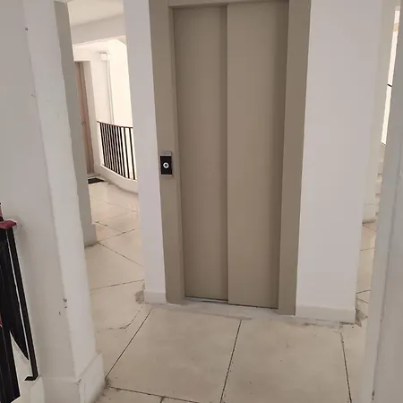 Olivia Apartment *